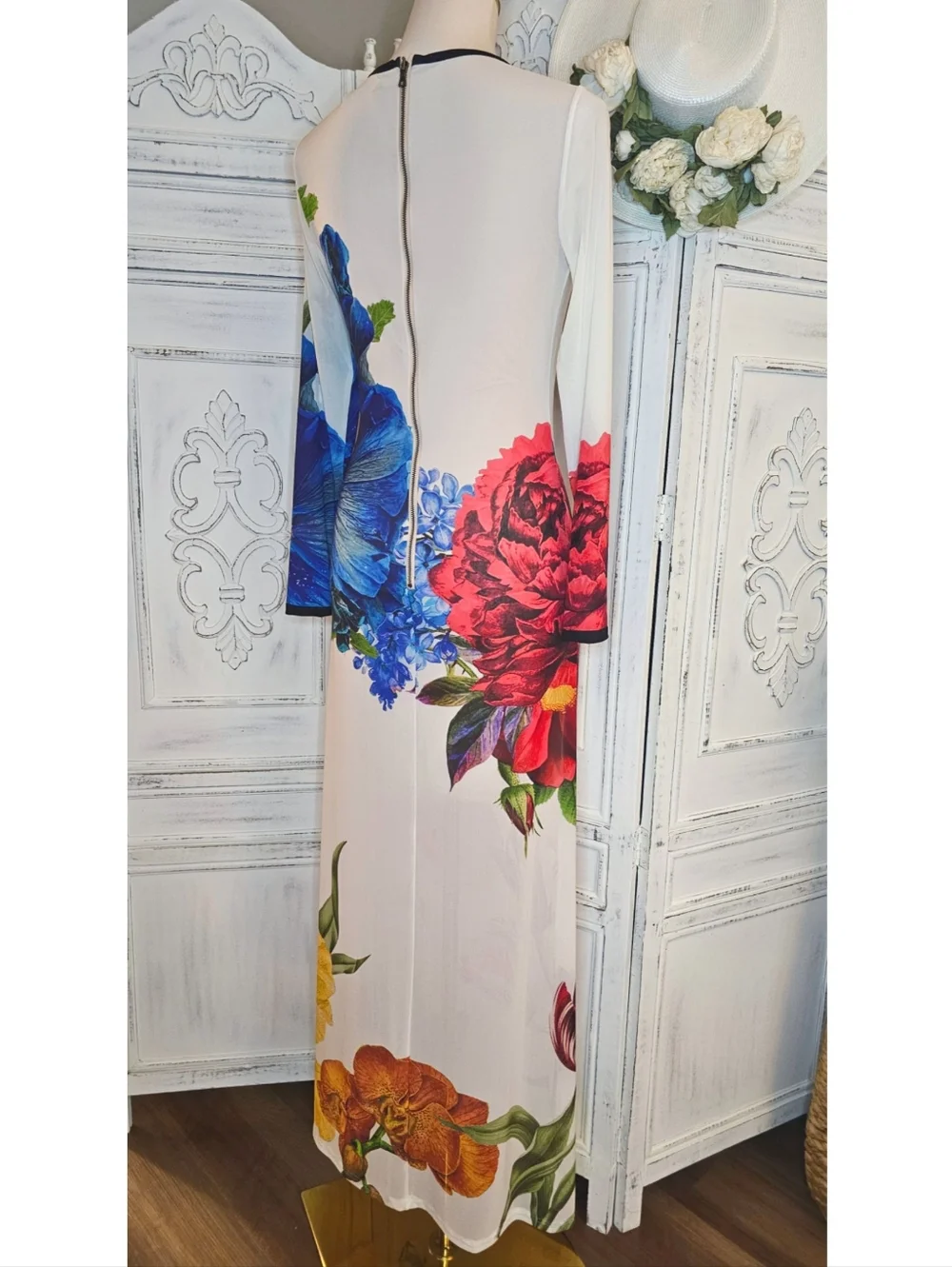 Alice + Olivia Delora Bold Blooms Floral Long Sleeve Maxi Dress - Picture 7 of 13